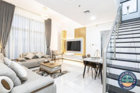 2BR Duplex Stunning Views,Near Circle Mall & Park